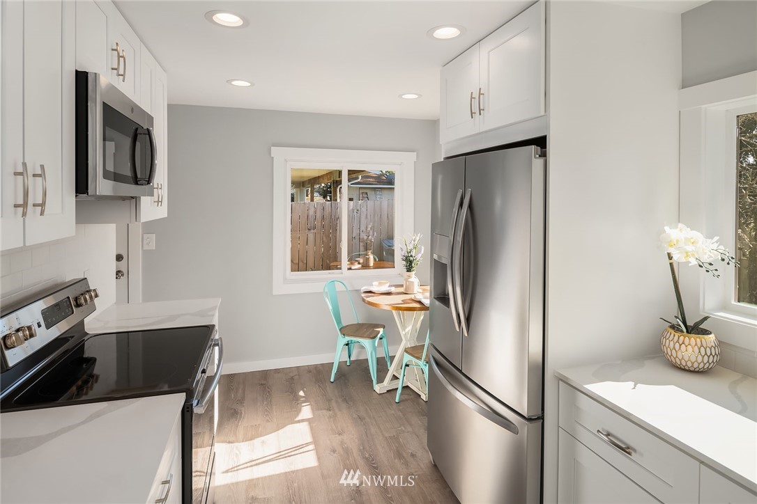 2517 Northeast 6th Place Renton, WA 98056 - Photo 12 of 26 Gallery Image 12