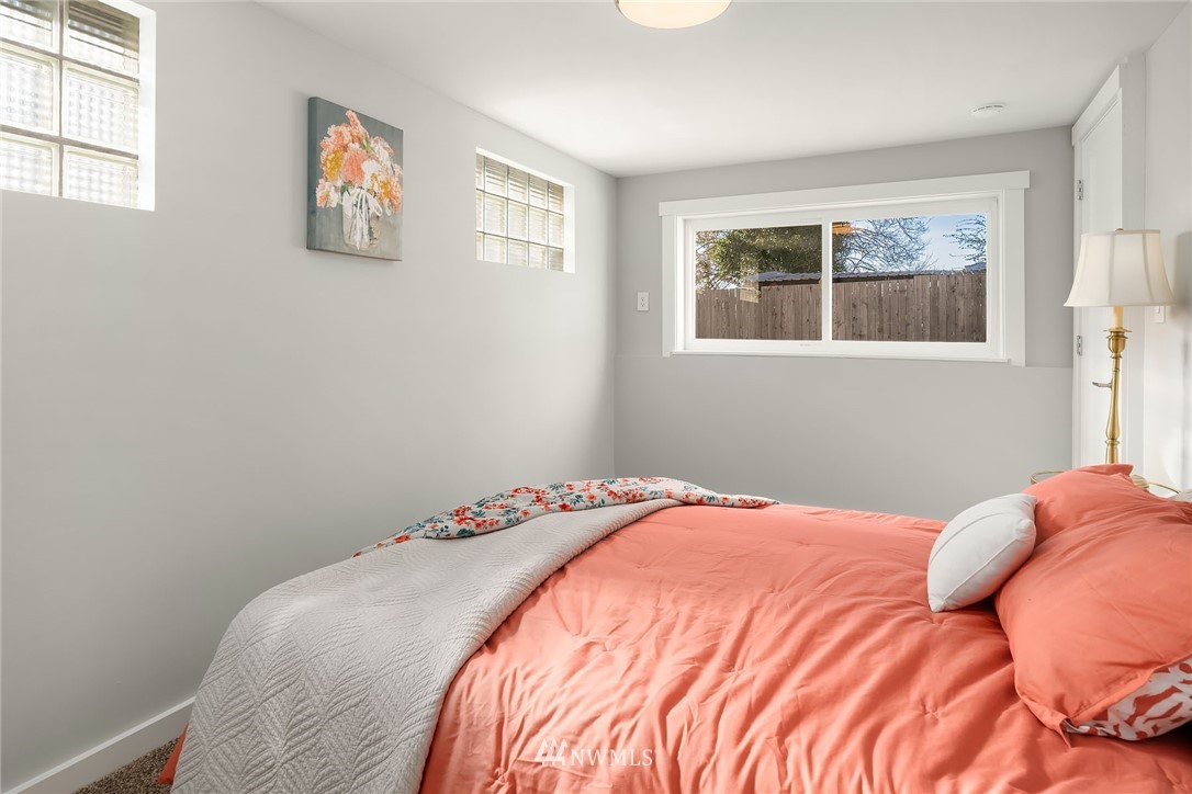2517 Northeast 6th Place Renton, WA 98056 - Photo 17 of 26 Gallery Image 17