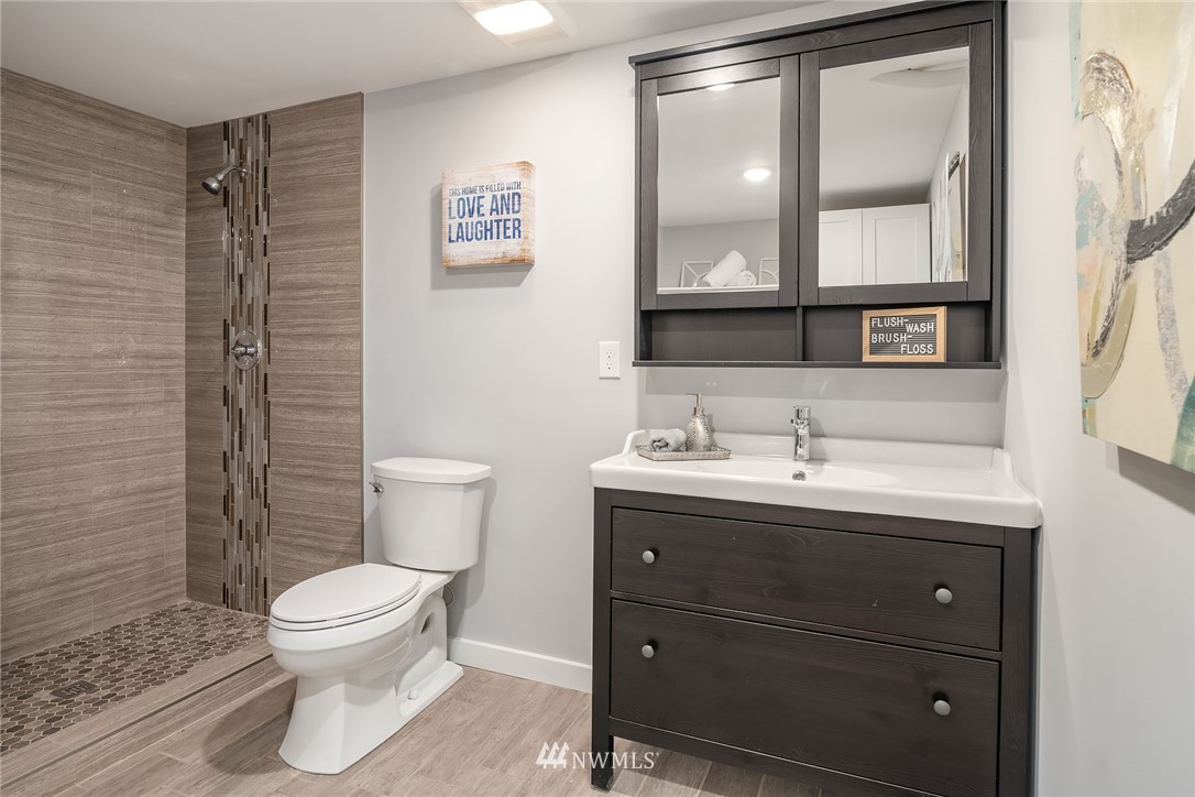 2517 Northeast 6th Place Renton, WA 98056 - Photo 22 of 26 Gallery Image 22