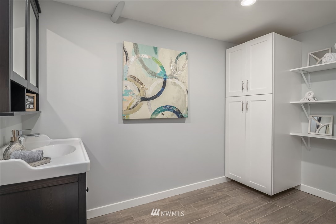 2517 Northeast 6th Place Renton, WA 98056 - Photo 23 of 26 Gallery Image 23