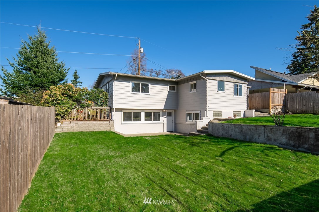 2517 Northeast 6th Place Renton, WA 98056 - Photo 24 of 26 Gallery Image 24