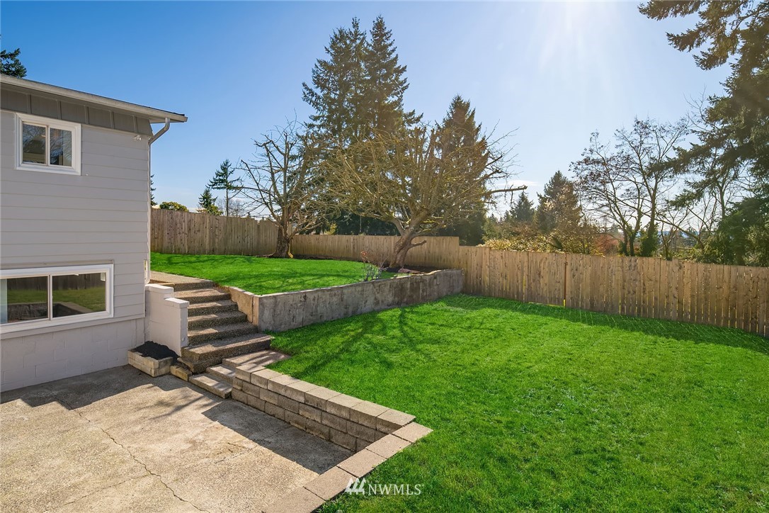 2517 Northeast 6th Place Renton, WA 98056 - Photo 25 of 26 Gallery Image 25
