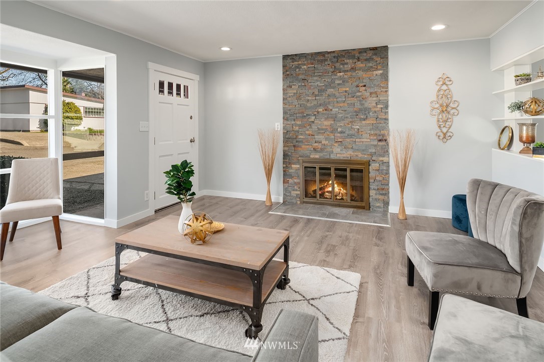 2517 Northeast 6th Place Renton, WA 98056 - Photo 5 of 26 Gallery Image 5