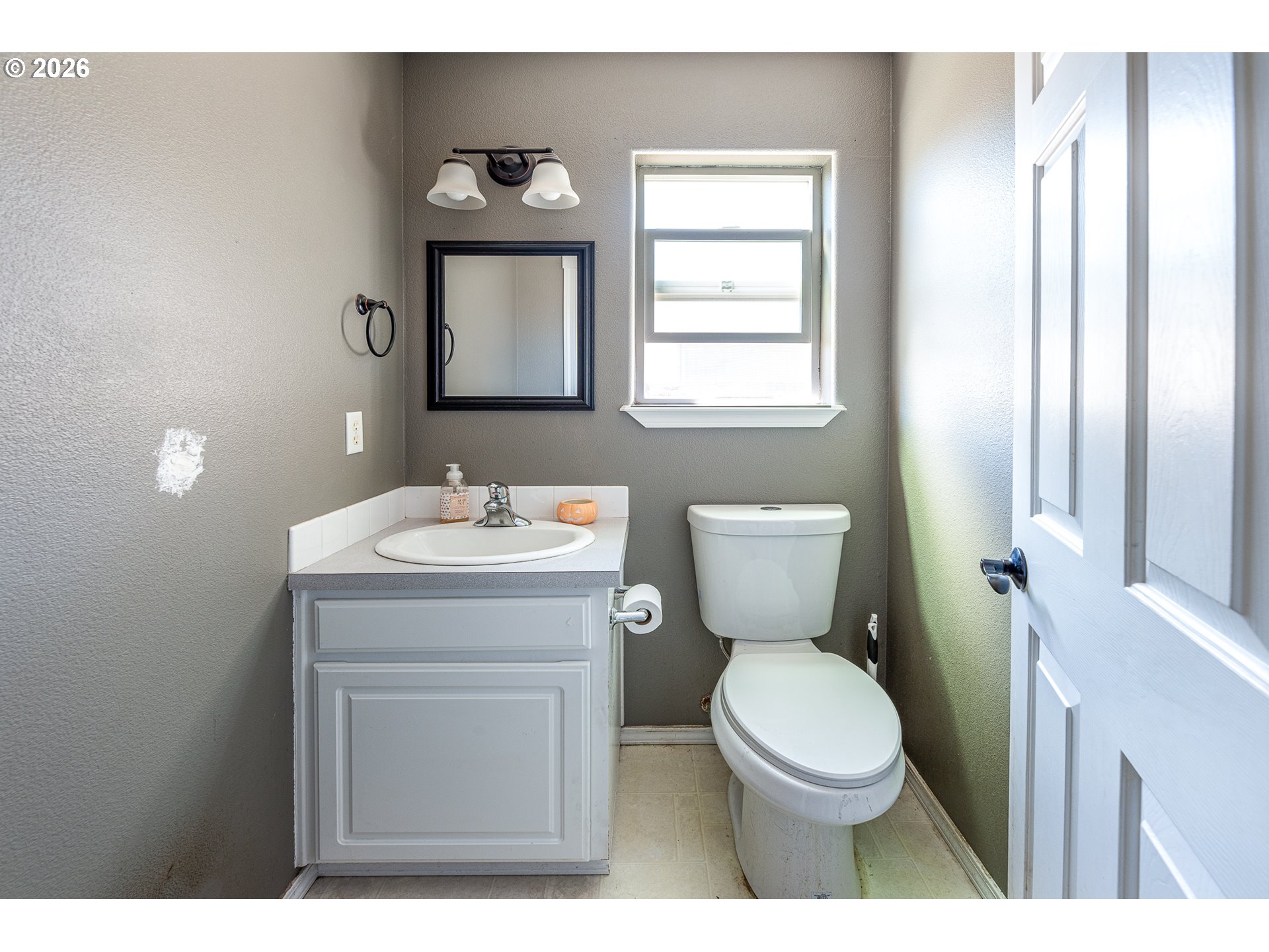 926 Falcon Court Lebanon, OR 97355 - Photo 17 of 24