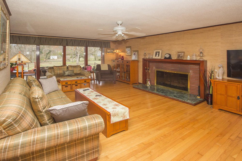 710 Wesley Road Northwest Knoxville, TN 37909 - Photo 4 of 33 Gallery Image 4