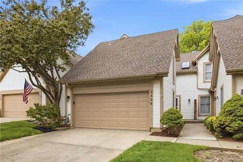 $375,000 | 2426 West 137th Place, Overland Park, KS 66224