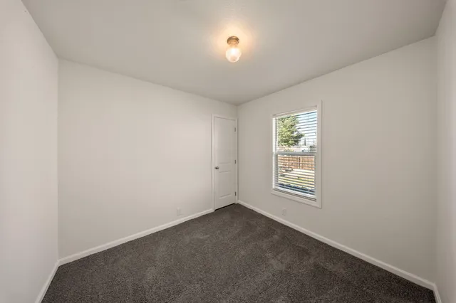 $170,950 | 317 Moffat Boulevard, Unit 6, Manteca, CA 95336