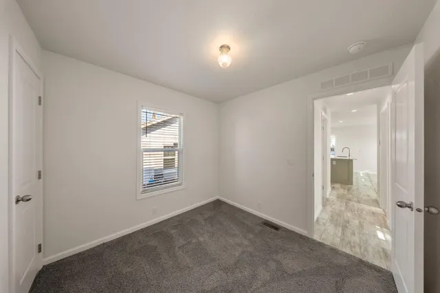 $170,950 | 317 Moffat Boulevard, Unit 6, Manteca, CA 95336