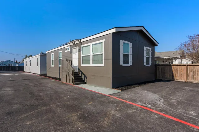 $170,950 | 317 Moffat Boulevard, Unit 6, Manteca, CA 95336