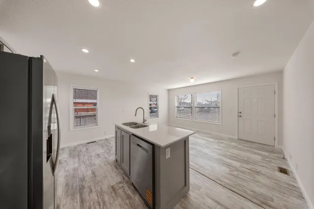 $170,950 | 317 Moffat Boulevard, Unit 6, Manteca, CA 95336