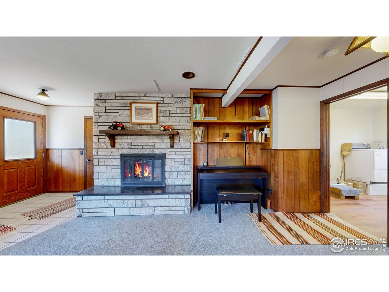 56 Algonquin Road Lyons, CO 80540 - Photo 25 of 40 Family Room