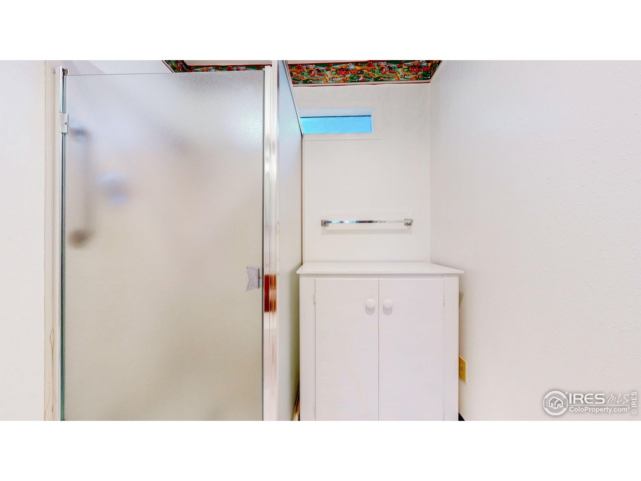 56 Algonquin Road Lyons, CO 80540 - Photo 32 of 40 Bathroom 3