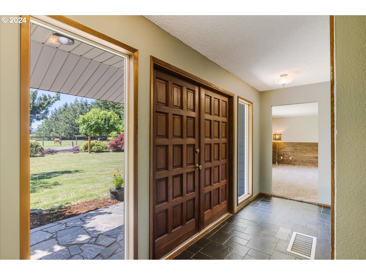 38203 Southeast Porter Road Estacada, OR 97023 - Photo 3 of 48 Gallery Image 3