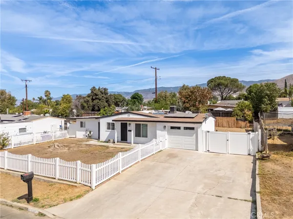 $519,000 | 27034 Villa Avenue, Highland, CA 92346