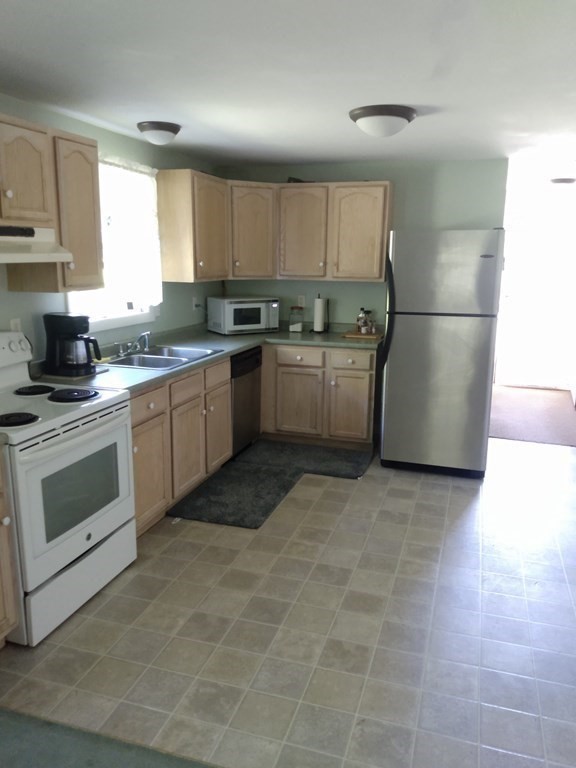 583 Barton Road Greenfield, MA 01301 - Photo 3 of 16 Gallery Image 3