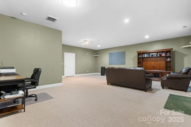 $515,000 | 1158 Waterford Drive, Hickory, NC 28602