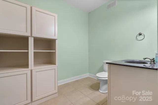 $515,000 | 1158 Waterford Drive, Hickory, NC 28602