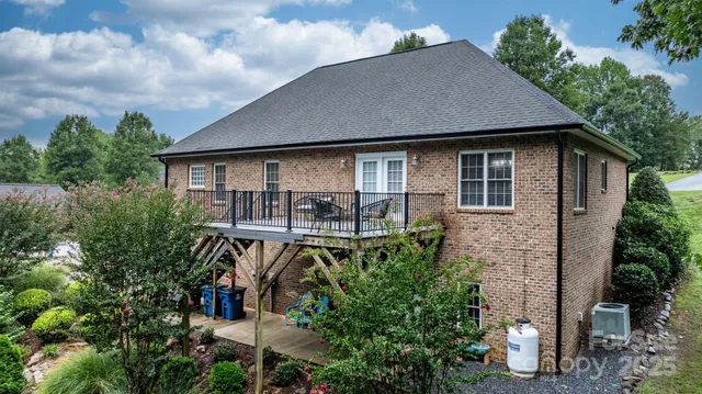 $515,000 | 1158 Waterford Drive, Hickory, NC 28602