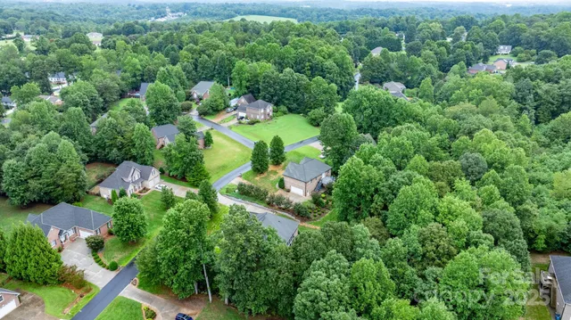 $515,000 | 1158 Waterford Drive, Hickory, NC 28602