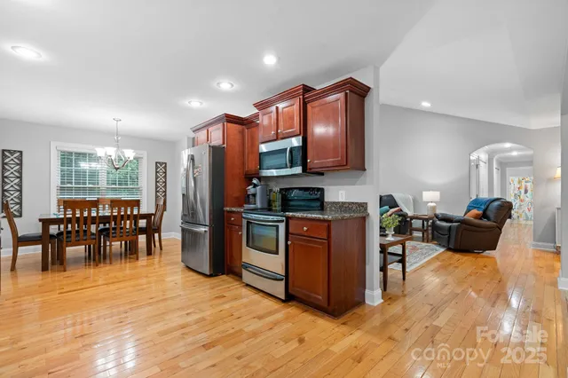 $515,000 | 1158 Waterford Drive, Hickory, NC 28602