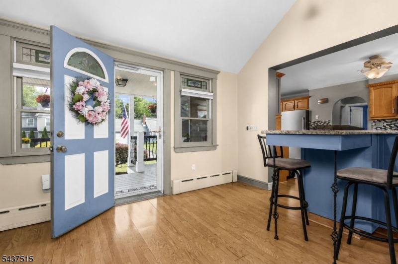 75 Lancaster Road Woodbridge, NJ 07067 - Photo 4 of 33