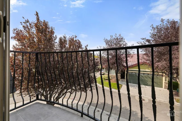 $379,900 | 2564 South Whitetail Court, Nampa, ID 83686