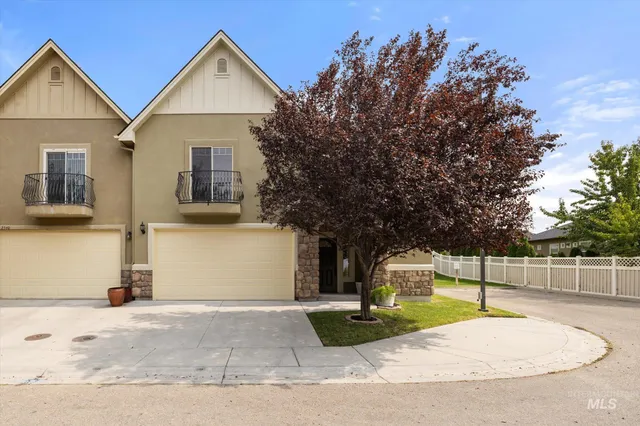 $379,900 | 2564 South Whitetail Court, Nampa, ID 83686