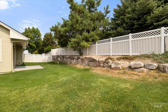 $379,900 | 2564 South Whitetail Court, Nampa, ID 83686