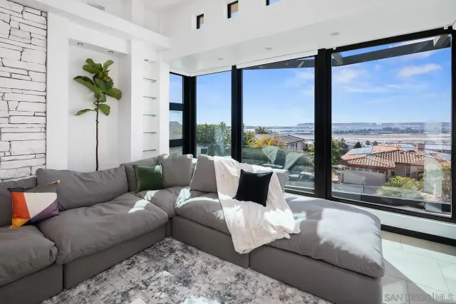 $11,000 | 3515 Union Street, San Diego, CA 92103