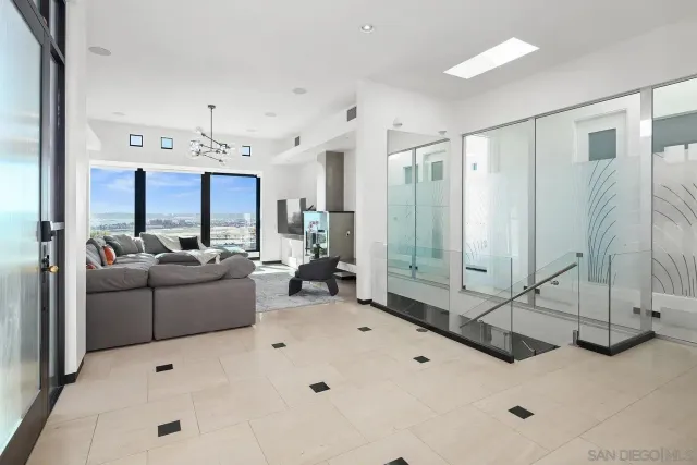 $11,000 | 3515 Union Street, San Diego, CA 92103