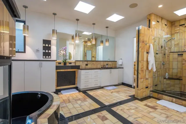 $11,000 | 3515 Union Street, San Diego, CA 92103