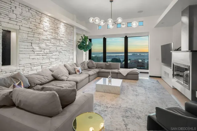 $11,000 | 3515 Union Street, San Diego, CA 92103