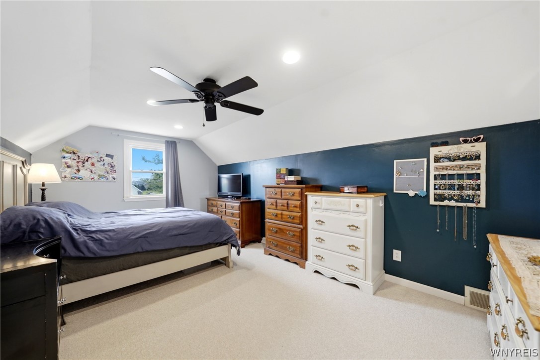 910 Girdle Road East Aurora, NY 14052 - Photo 26 of 39 2nd Floor Bedroom