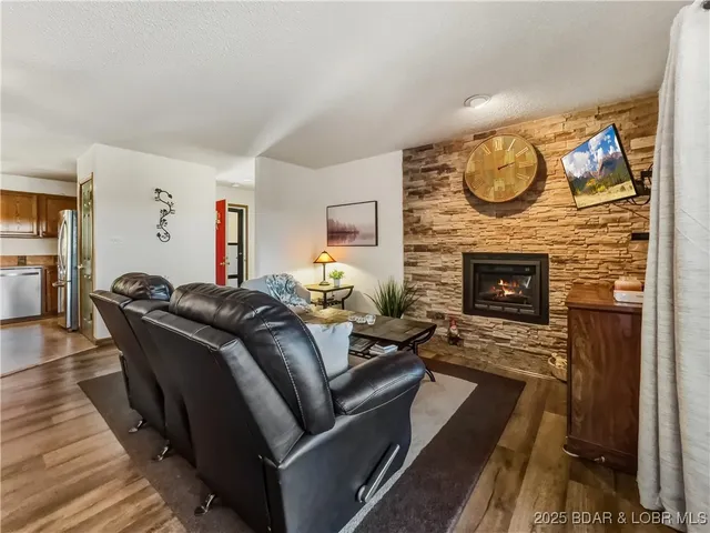 $215,000 | 28 Eleven W Court, Unit 2B, Sunrise Beach, MO 65079