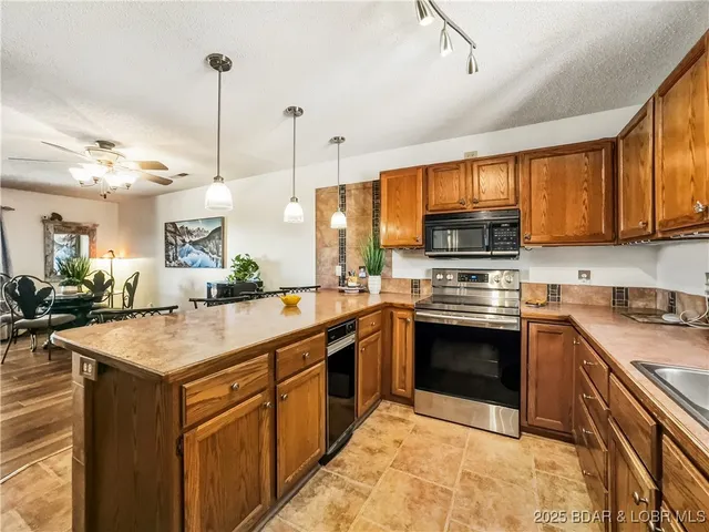 $215,000 | 28 Eleven W Court, Unit 2B, Sunrise Beach, MO 65079