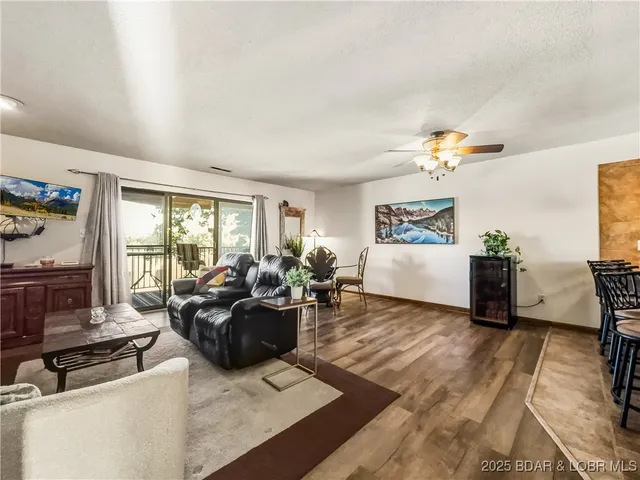 $215,000 | 28 Eleven W Court, Unit 2B, Sunrise Beach, MO 65079