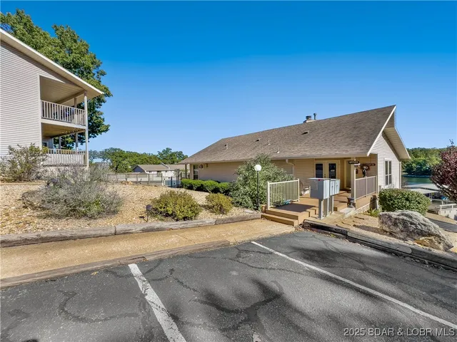 $215,000 | 28 Eleven W Court, Unit 2B, Sunrise Beach, MO 65079