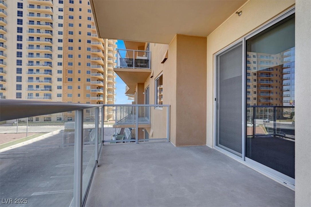 8255 South Las Vegas Boulevard, Unit 722 Las Vegas, NV 89123 - Photo 27 of 40 View of balcony