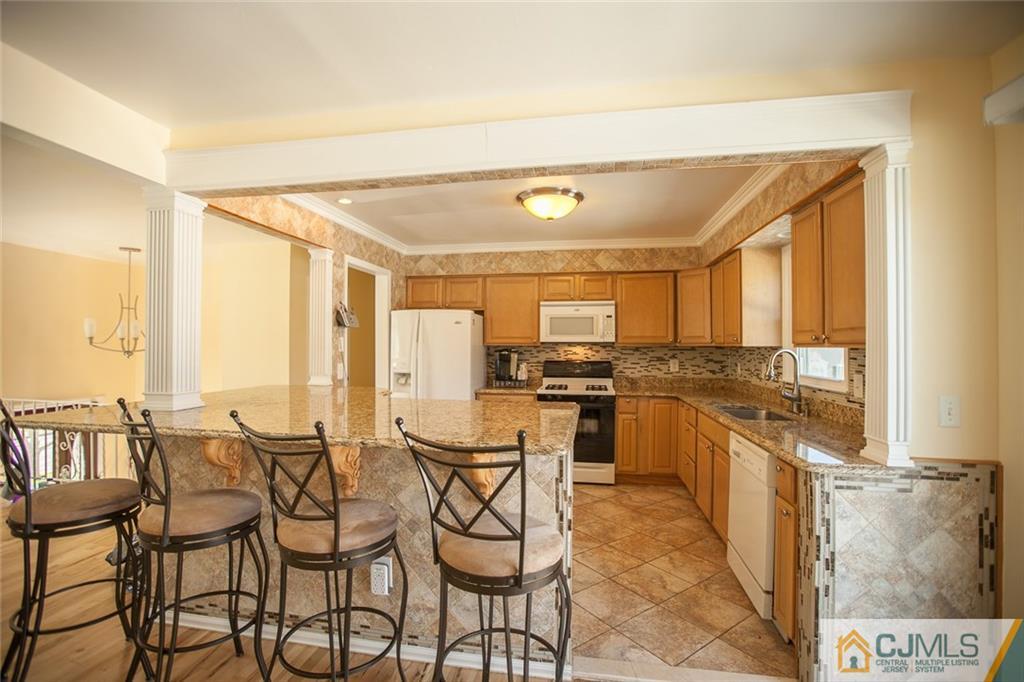 69 Bristol Road Piscataway, NJ 08854 - Photo 4 of 25 Gallery Image 4