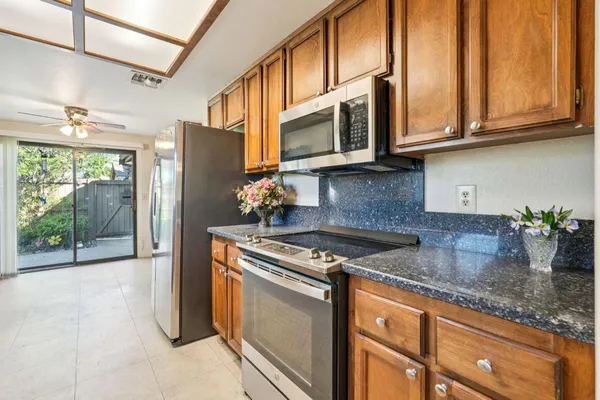 $374,000 | 8137 Rose Vine Lane, Fair Oaks, CA 95628