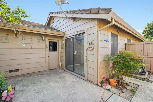 $374,000 | 8137 Rose Vine Lane, Fair Oaks, CA 95628