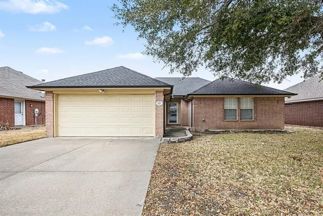 $260,000 | 331 Meador Lane, Burleson, TX 76028