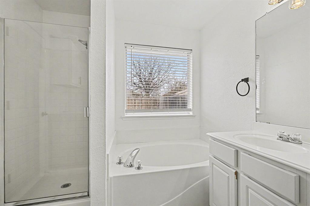 331 Meador Lane Burleson, TX 76028 - Photo 17 of 28