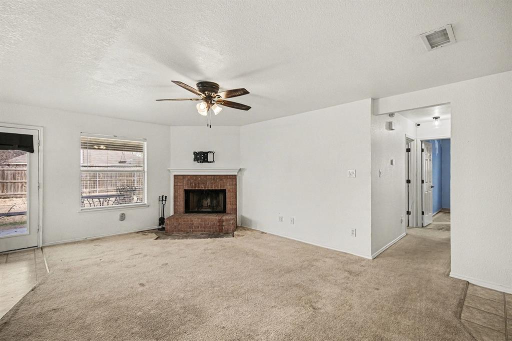 331 Meador Lane Burleson, TX 76028 - Photo 6 of 28