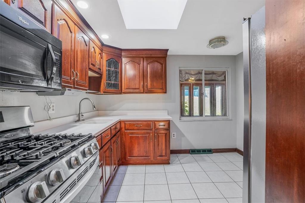 5805 Schell Circle Aliquippa, PA 15001 - Photo 16 of 50