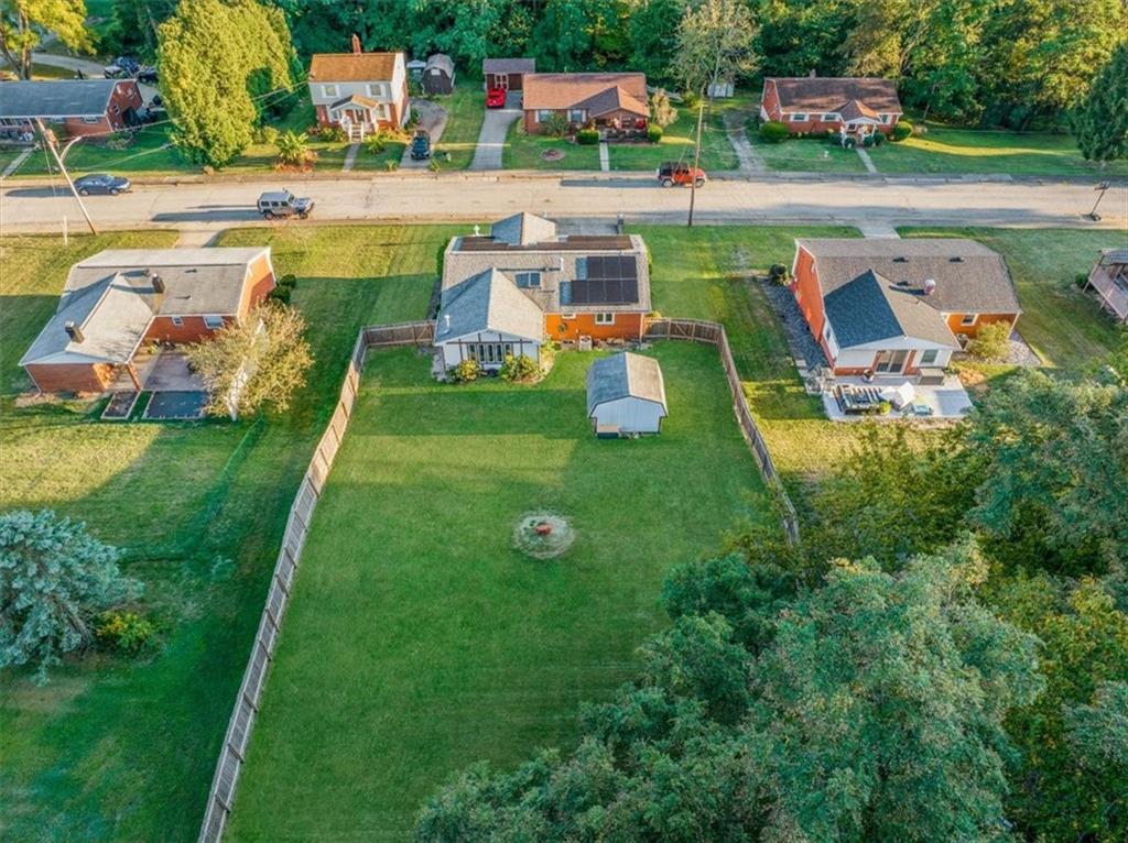 5805 Schell Circle Aliquippa, PA 15001 - Photo 4 of 50