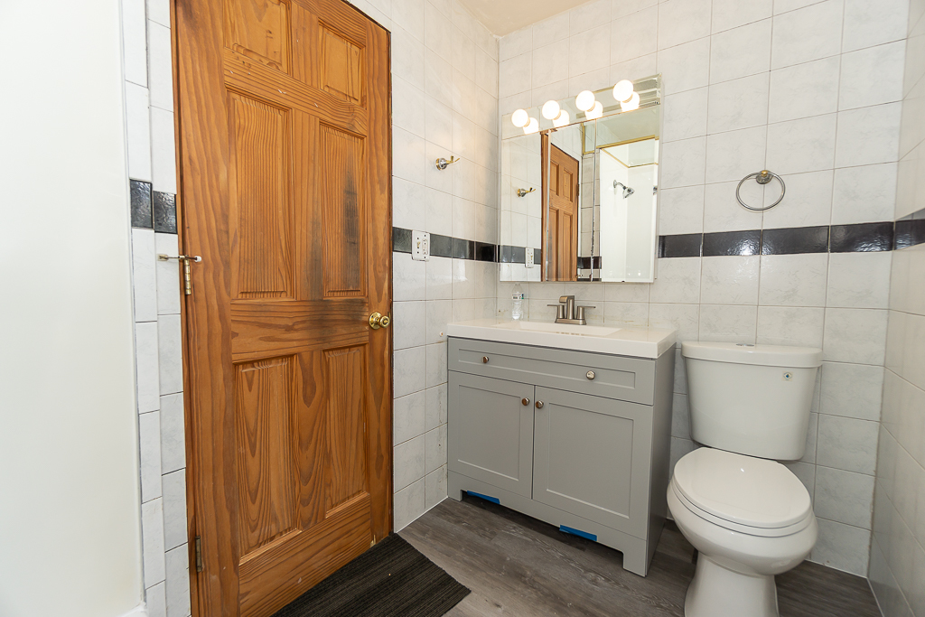 649 South Wisconsin Avenue Addison, IL 60101 - Photo 11 of 21