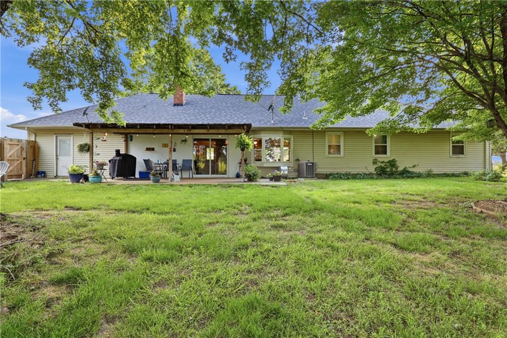 703 Northeast 102P Road Clinton, MO 64735 - Photo 6 of 53