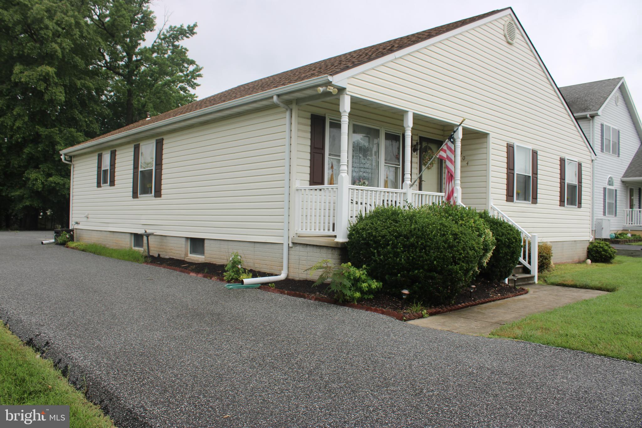 1604 Cape May Road Baltimore, MD 21221 - Photo 5 of 30 a view of a house with a backyard