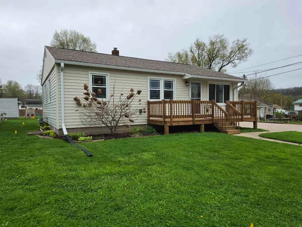 $245,900 | 165 East 8th Street, Richland Center, WI 53581